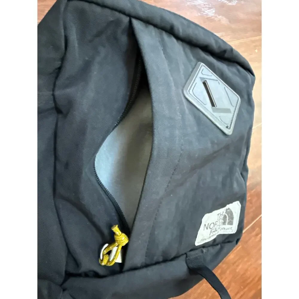 The North Face Berkeley Sling Crossbody Bag Black Nylon